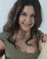 We Are Hairy - 02-Pavla_GreenBlouseGreySkrt_002