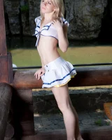 We Are Hairy - 07-Selena_WhiteandYellow_009